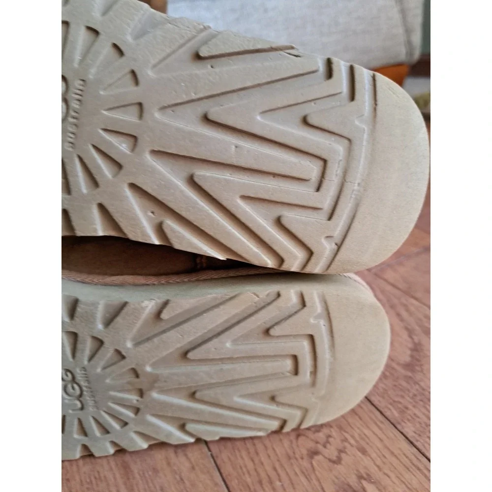UGG Australia Women's Tan Suede Shearing Winter Snow Boots Mid-calf 8